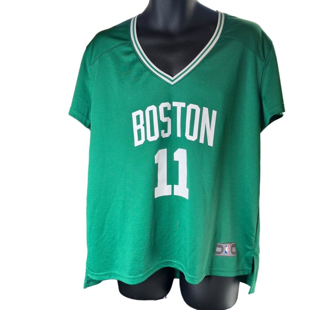 Boston Celtics Kyrie Irving #11 Fanatics V-Neck T-Shirt XL